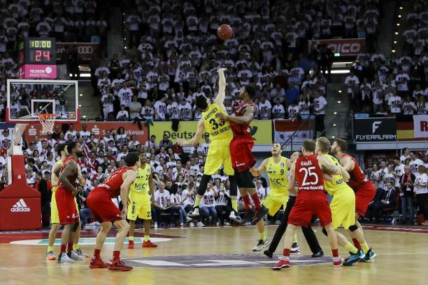 体现出教练 体现出教练