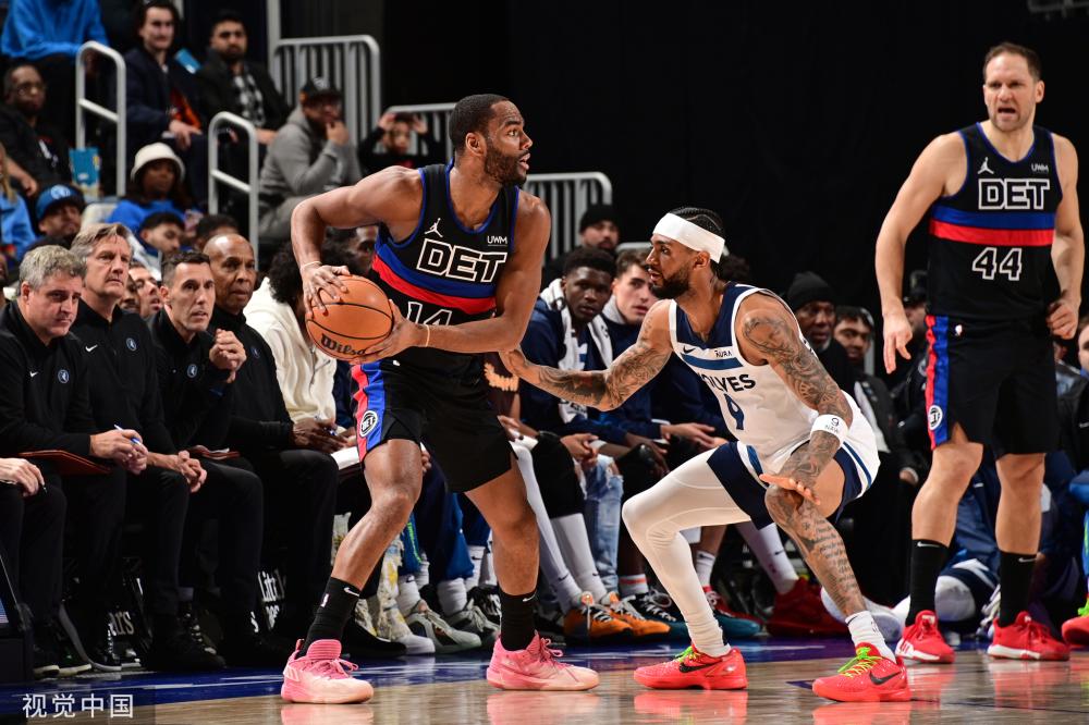 阿尔瓦雷斯 阿尔瓦雷斯