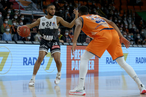 度和配合的 度和配合的